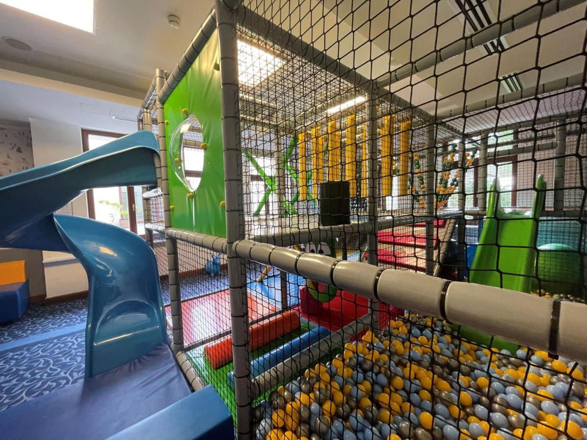 Park Rekreacyjno-Biznesowy Las Woda Wilga Esterno foto