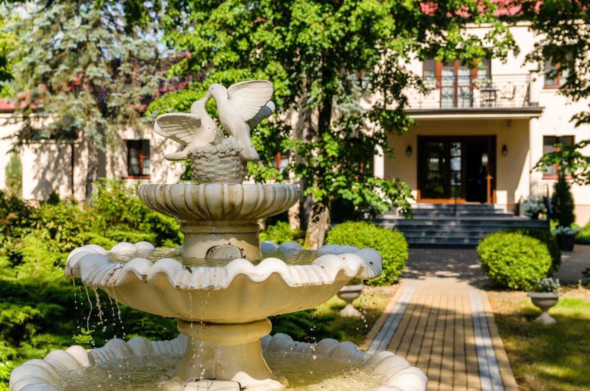Park Rekreacyjno-Biznesowy Las Woda Wilga Esterno foto